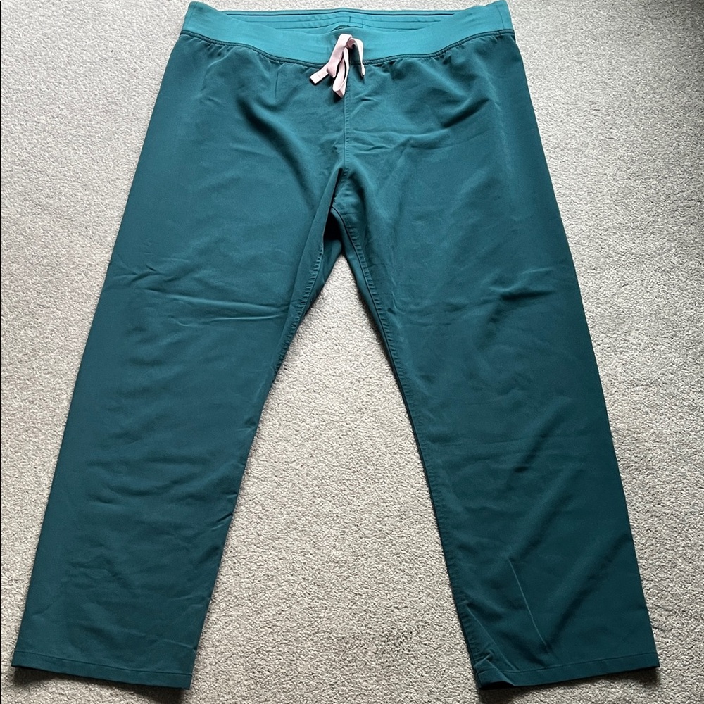 Figs women’s scrub pants